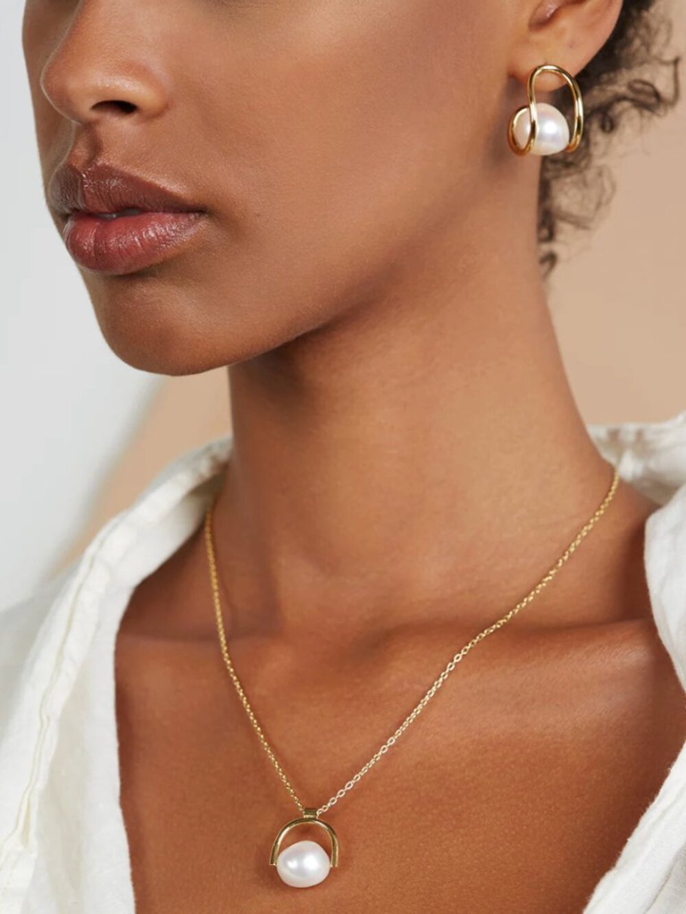Lady Grey Bail Necklace with Pearl